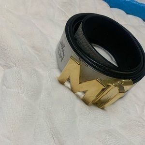 Men’s reversible MCM belt